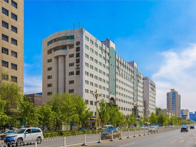 24岁男性脱发怎么办